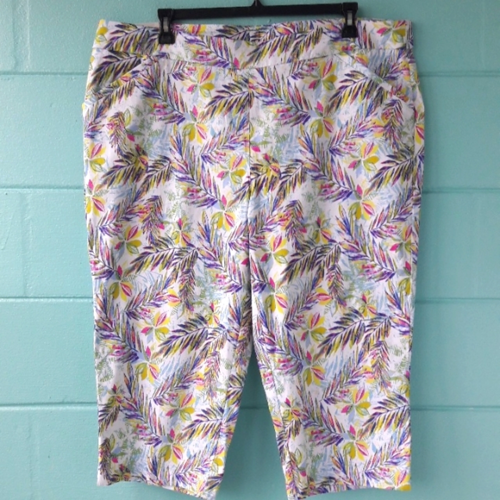 NWT "Coral Bay" Woman's Capris 24W "FINAL PRICE"